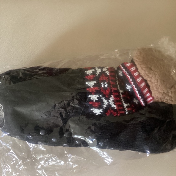 NWT Plush Sherpa-lined Cozy Socks non slip - Picture 1 of 5